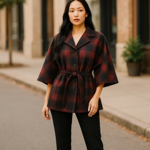 BOYNE VALLEY WEAVERS Plaid Wool Jacket/Cape – Made in Ireland, Pure Elegance! - Picture 2 of 11